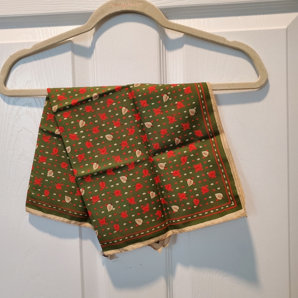 Vintage fall scarf, leaf print, green and red, made in Italy - Picture 2 of 6